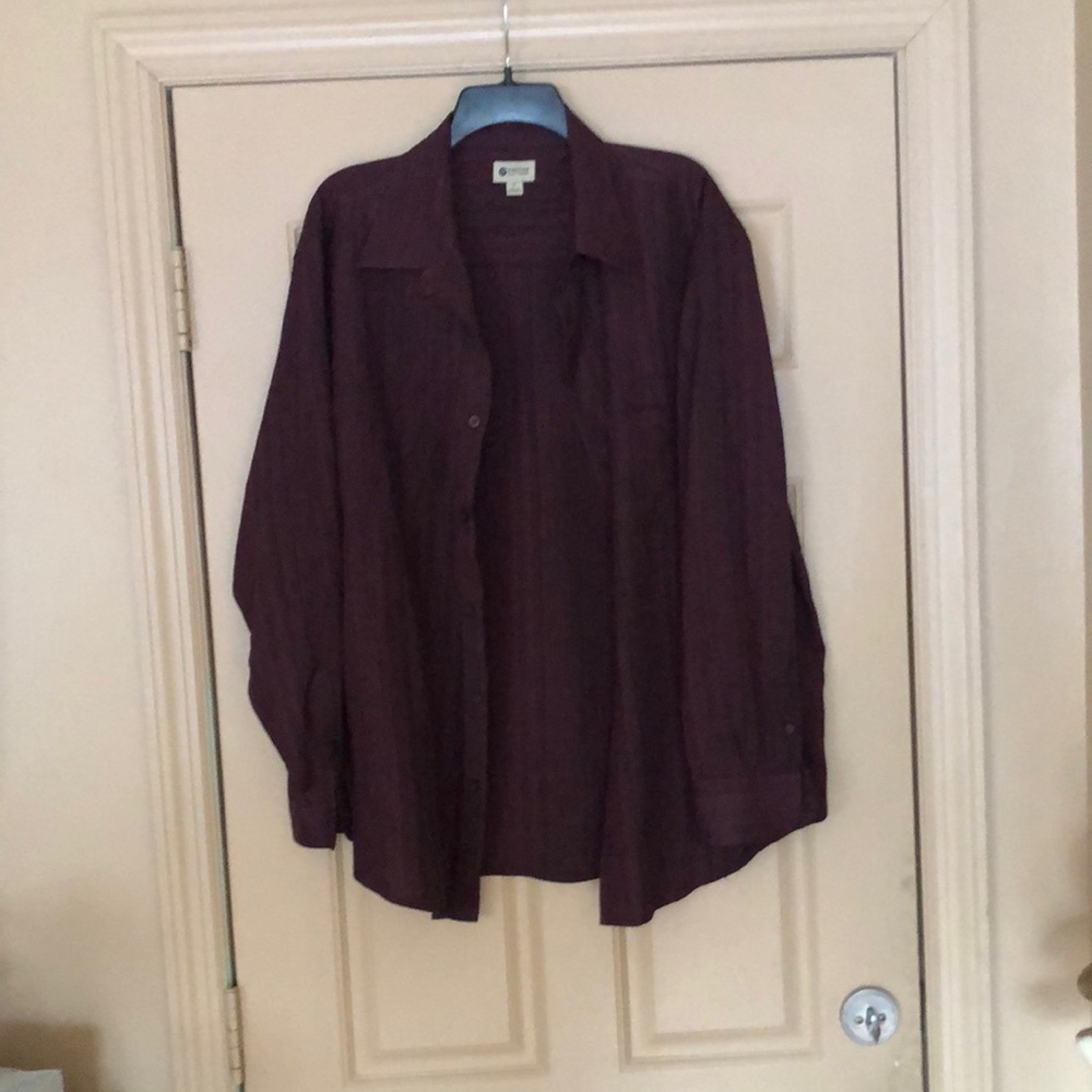 Haggar buttoned down shirt